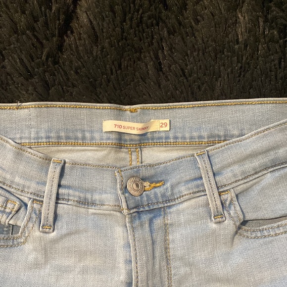 710 Super Skinny Levi’s - Picture 6 of 6